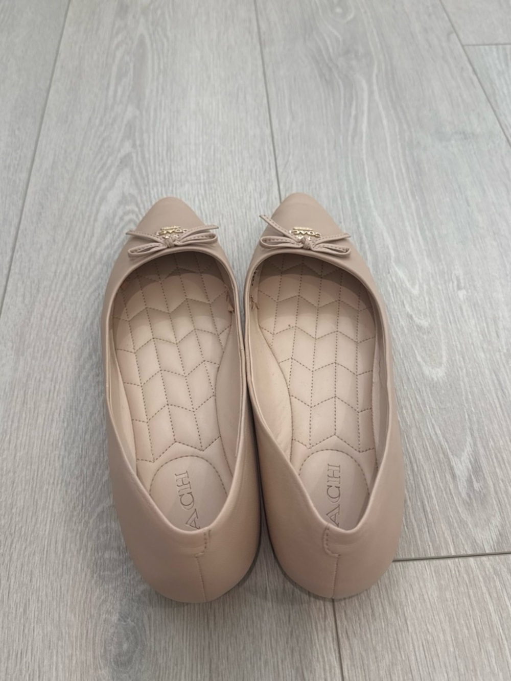 Coach Blush Tan Leather Pointed Ballet Flats with Bow - Picture 3 of 3